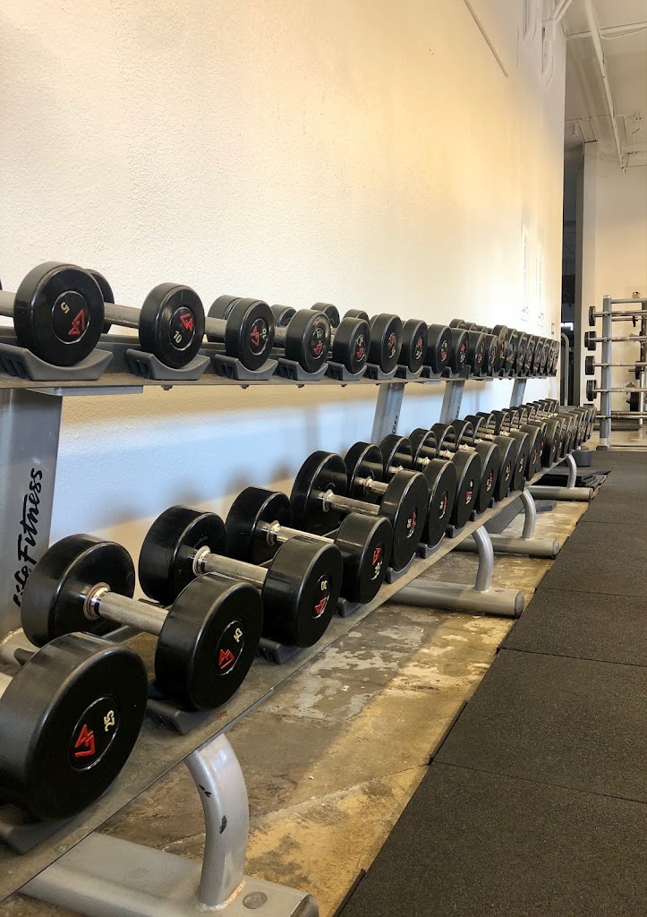  Easton Gym Co. El Segundo