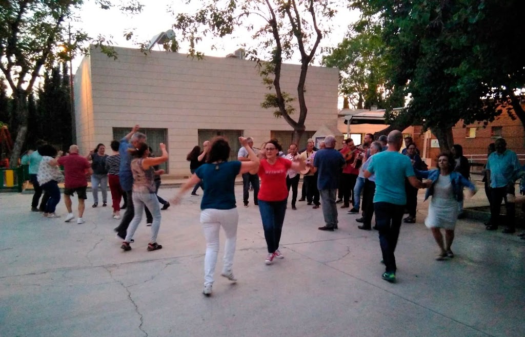 Caldo de Pesoles Centro de Estudios Musica y Baile Tradicional