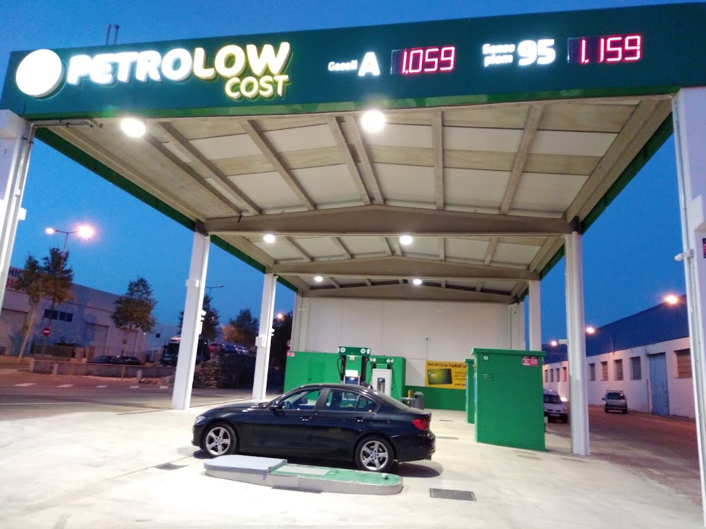 Petro Low Cost — Estacion de servicio