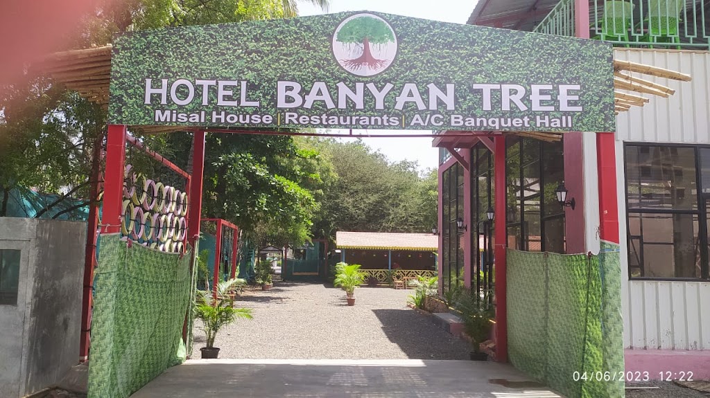 Hotel Banyan Tree And Misal House