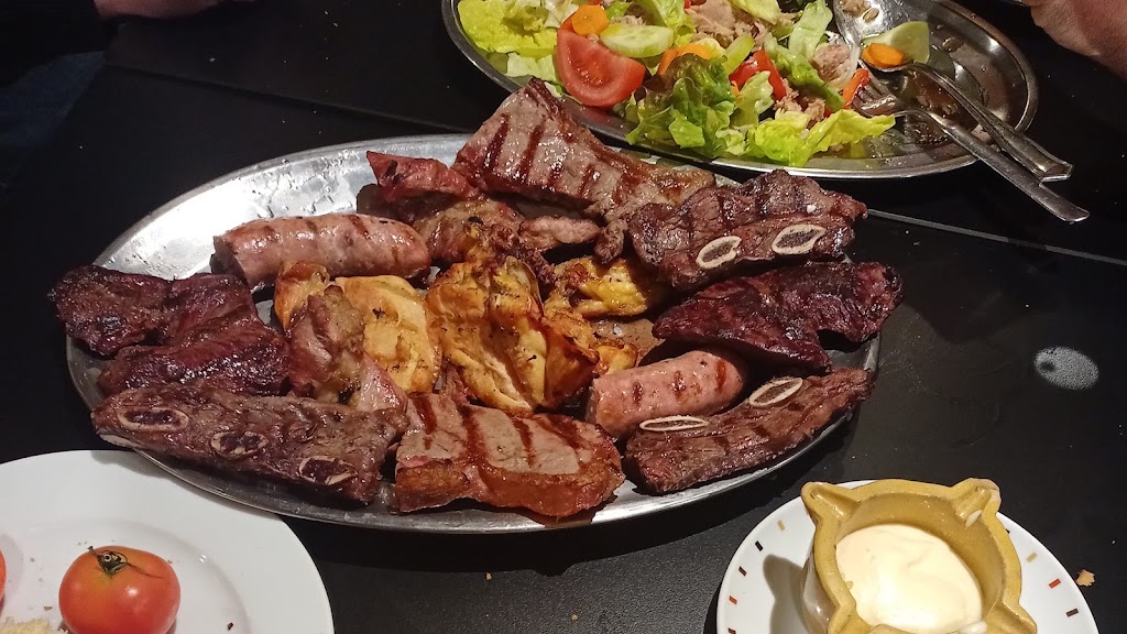 Restaurant Braseria d'Alexia — Comida y bebida