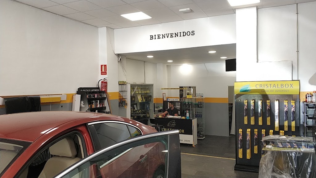 Cristalbox Lunas De Automovil Coria del Rio — Taller
