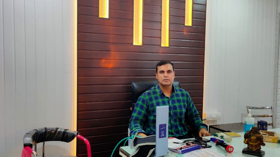 Dr. Dr Ashu Singh Physician Diabetologist In Ghaziabad