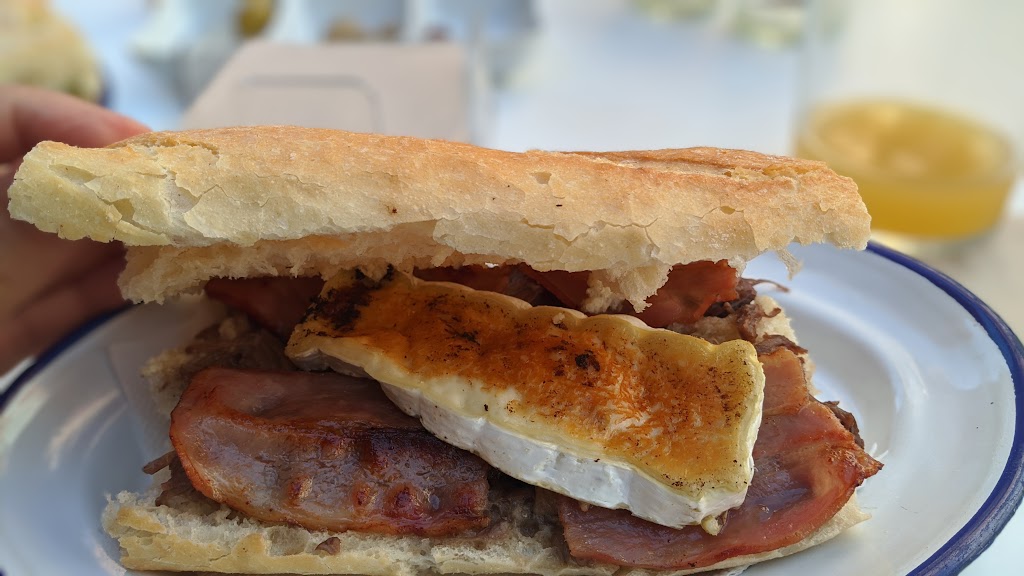 Bar Asensio — Comida y bebida