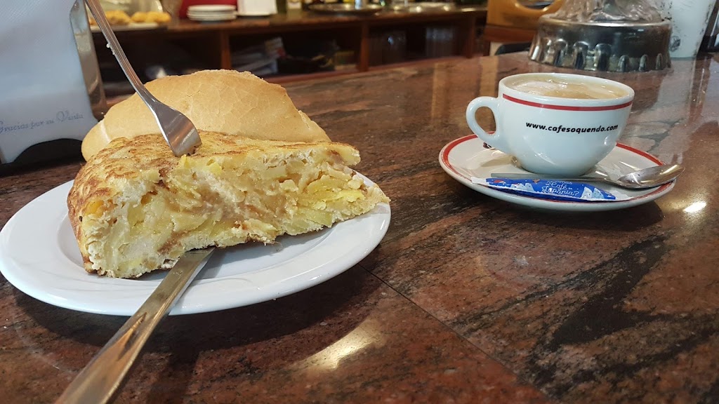 Restaurante La Magdalena — Comida y bebida