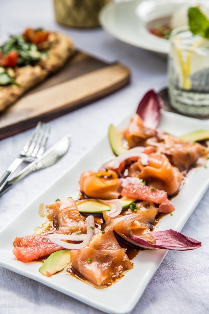 Maura - Cafe & Bar — Comida y bebida