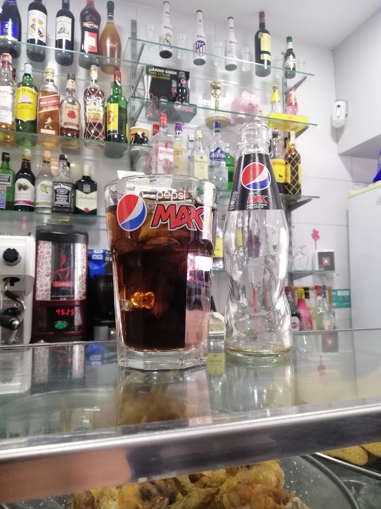 Bar Manzanares — Comida y bebida
