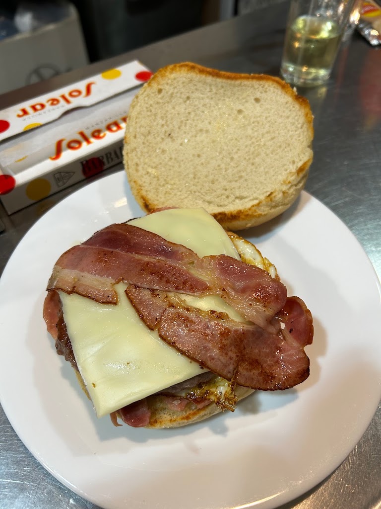 Bar puerta — Sandwich de tocino