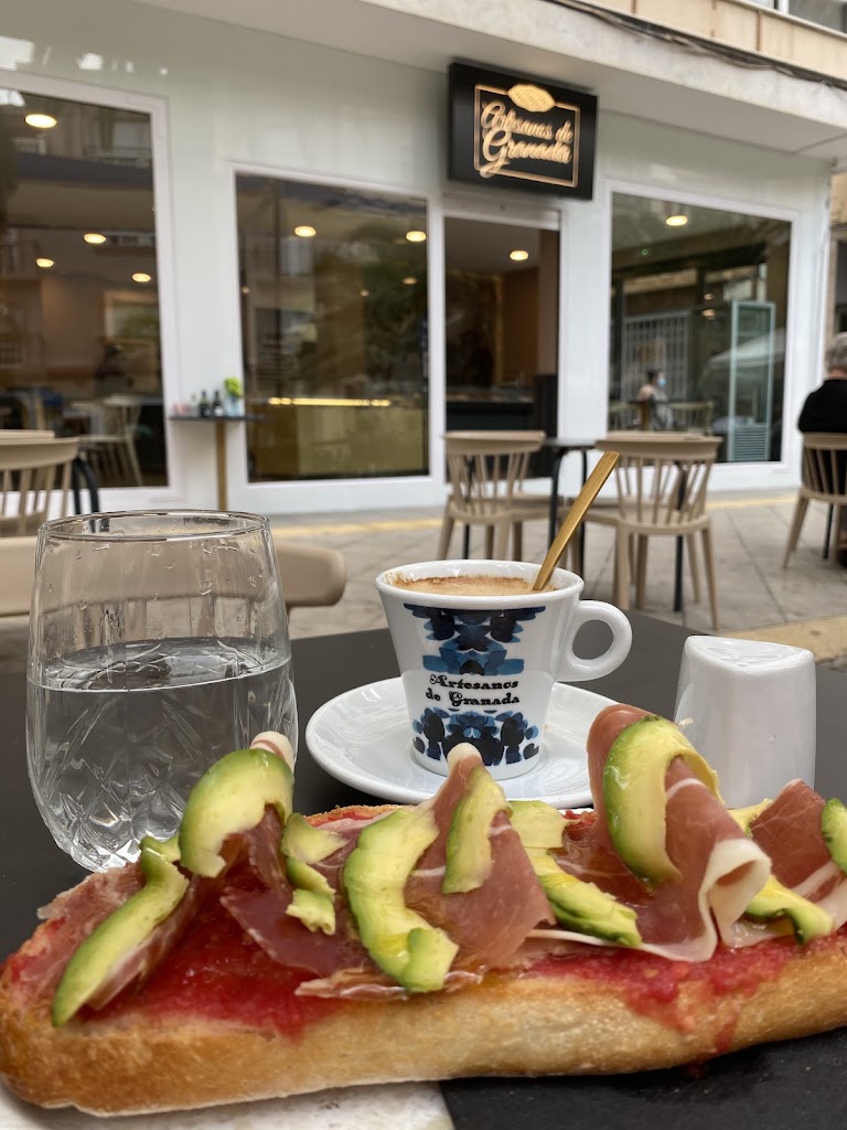 Cafeteria Artesanos de Granada Motril — Comida y bebida