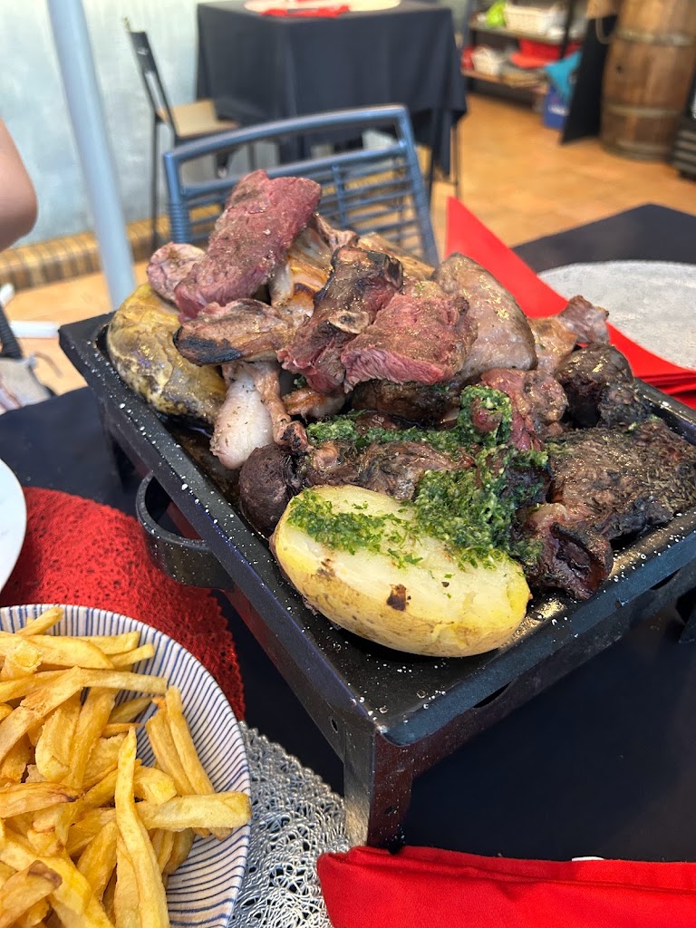 Can Gaillac — Comida y bebida