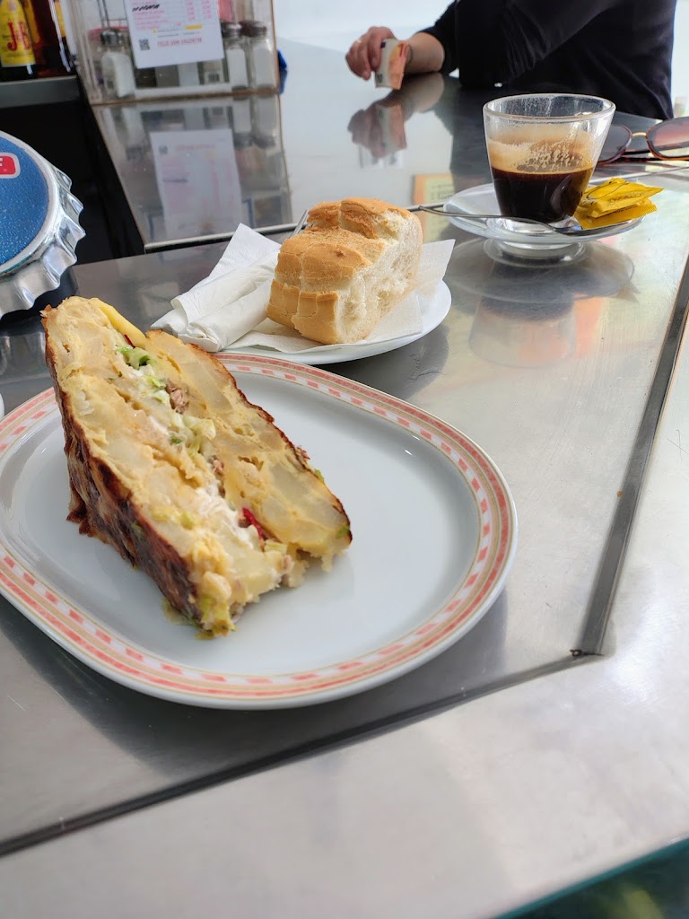 Cafeteria Del 15 — Cafe