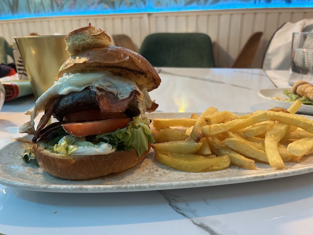 Restaurante LA DESATA — Comida y bebida