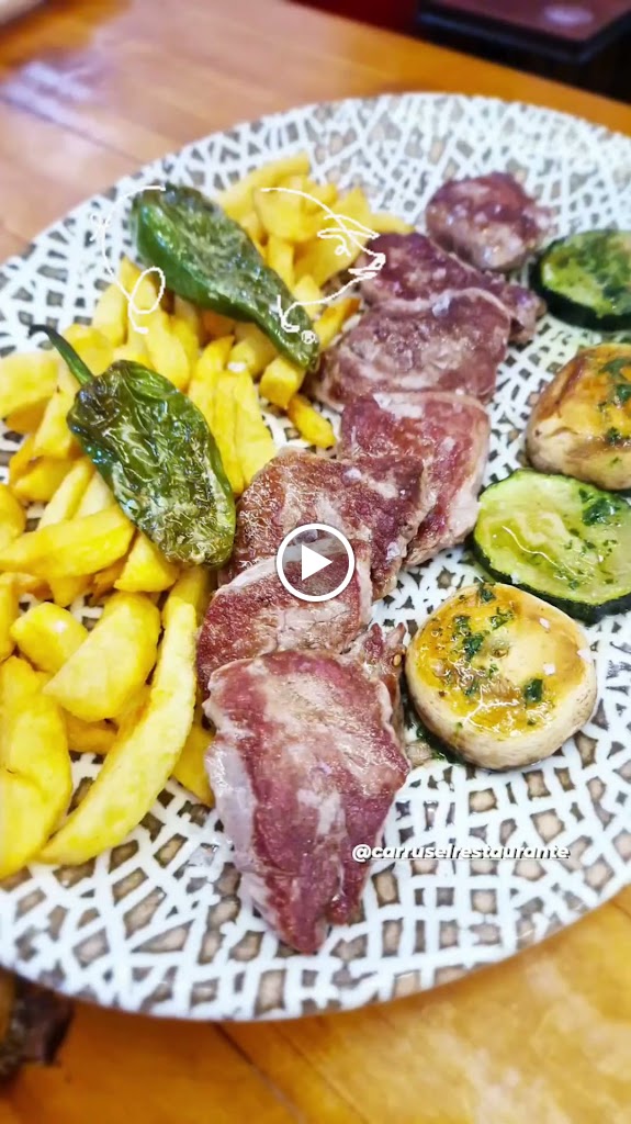 Carrusel Restaurante Pucol — Comida y bebida