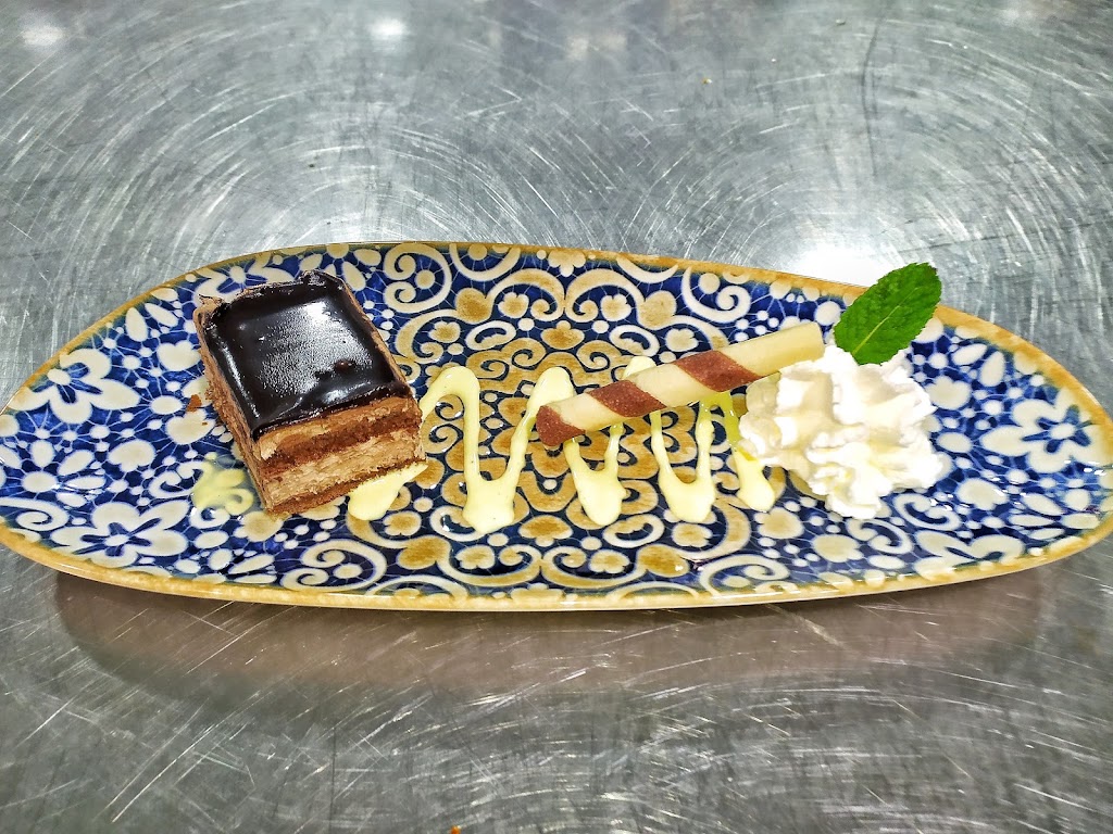 Restaurante Los Alamos — Comida y bebida