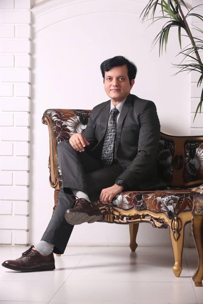 Dr Lokesh Paliwal