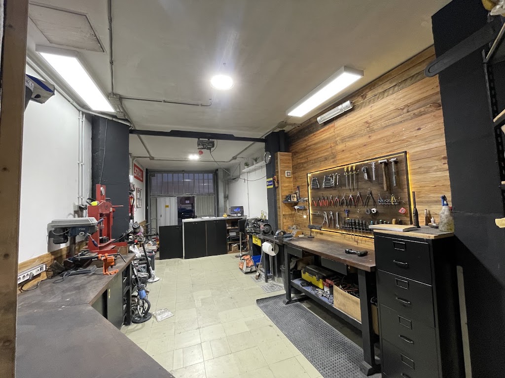 Reparaciones Bezanilla — Interior