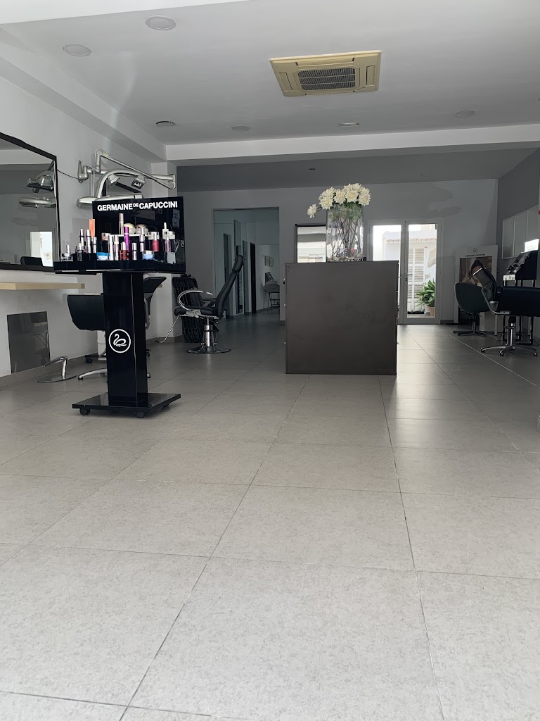 Peluqueria y Estetica Xisca Lliteras — Interior
