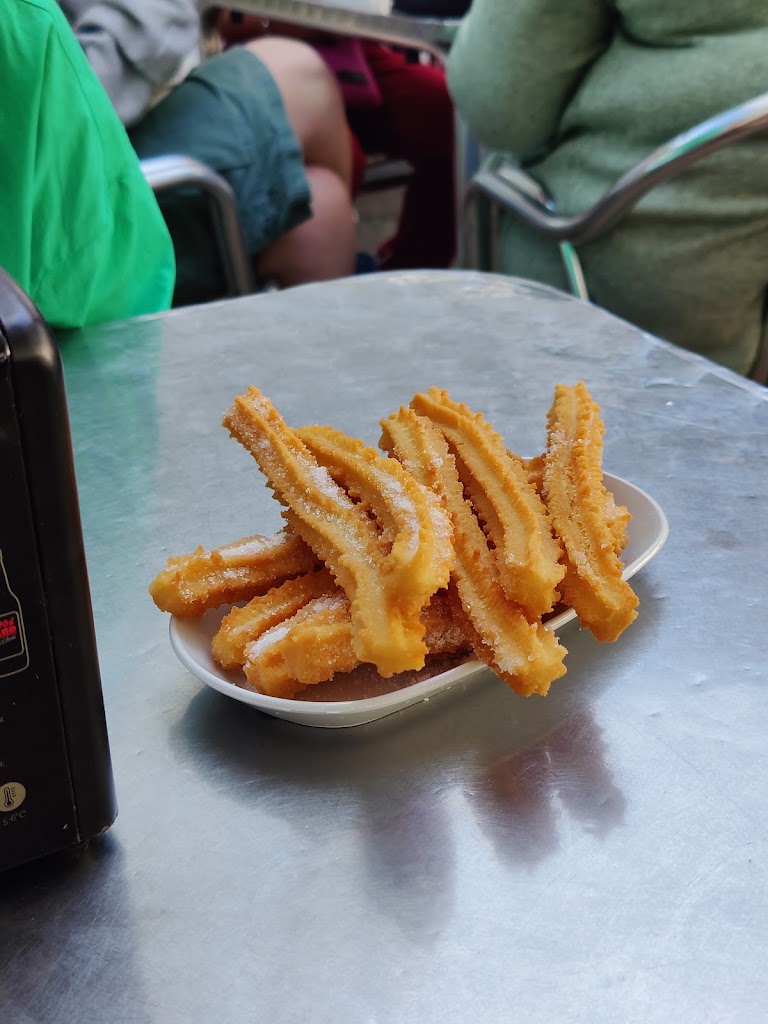 Restaurante Bar la Plaza — Comida y bebida