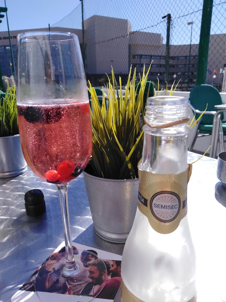 Abbey Road Bar — Comida y bebida