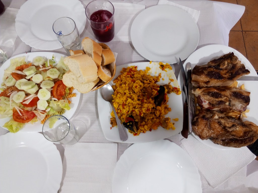 La Bodeguita del Sur — Comida y bebida