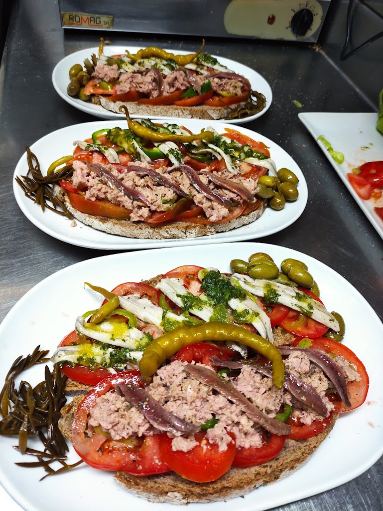Cafe Espanyol — Comida y bebida