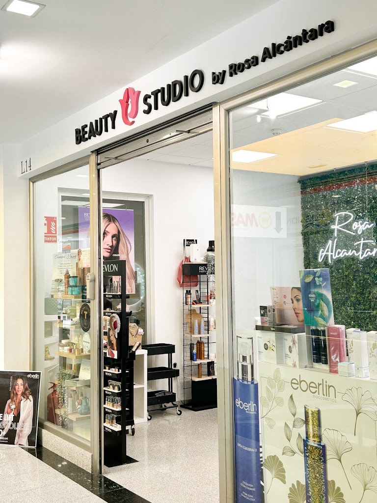 Peluqueria Beauty Studio by Rosa Alcantara — Exterior