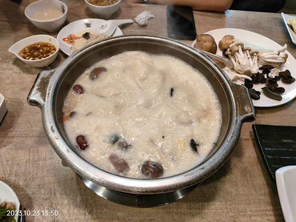 火鍋106-粵式豬肚雞煲鍋光復店 的照片