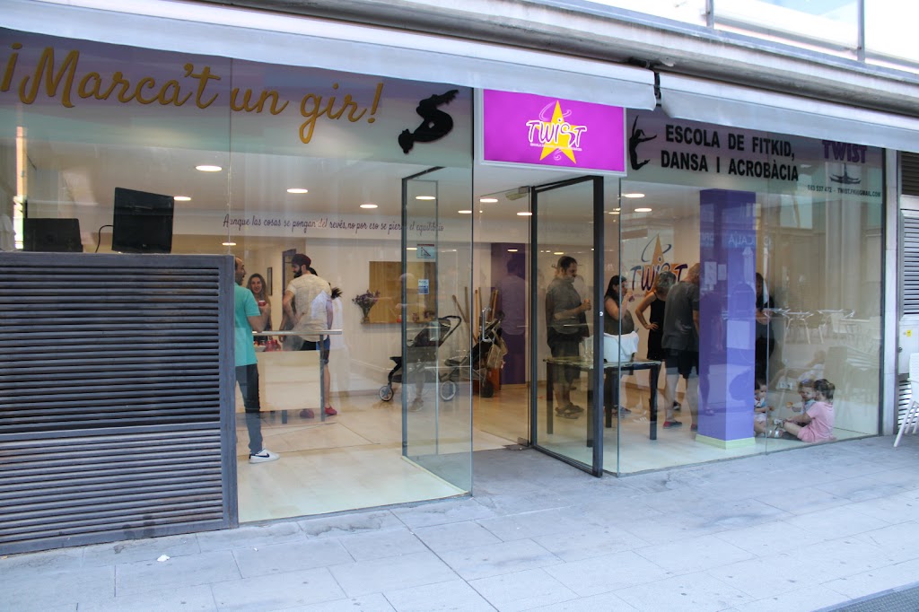TWIST. Escola de Fitkid, dansa i acrobacia