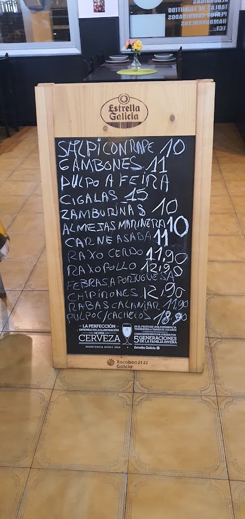 LA ESCALERA BAR — Carta