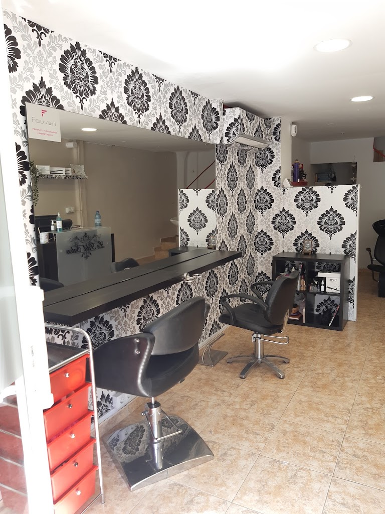 Le Petit Salon a. Domicilio