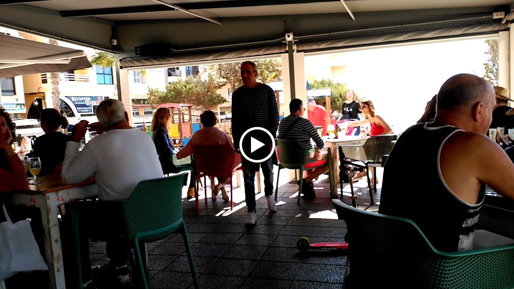 Veinte 04 Surf Cafe — Ambiente