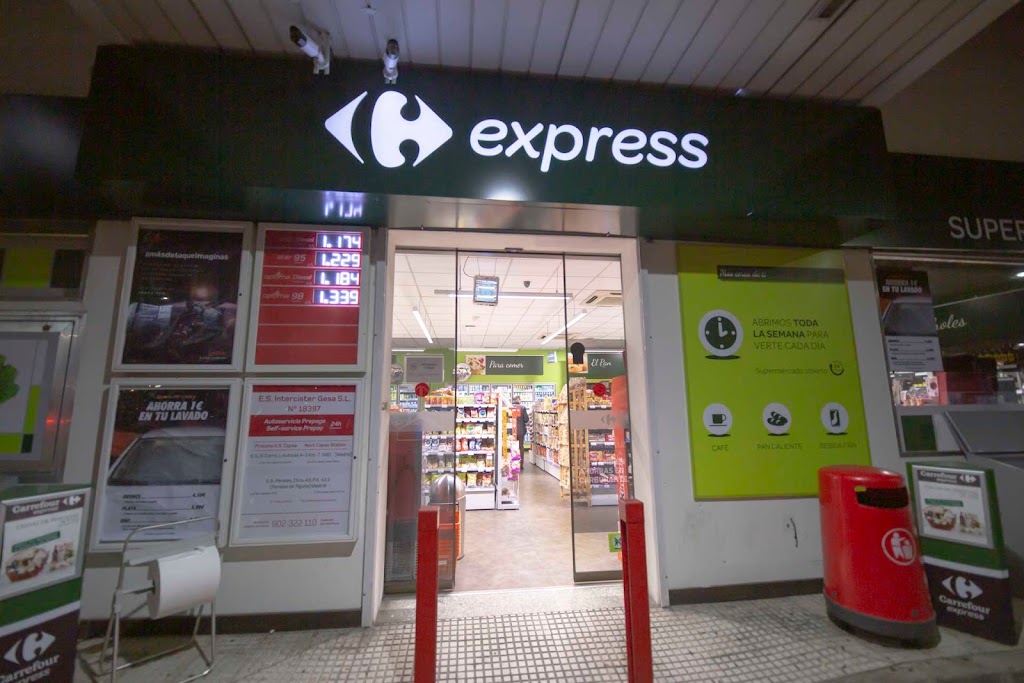 Estacion de servicio Cepsa RIVAS — Exterior
