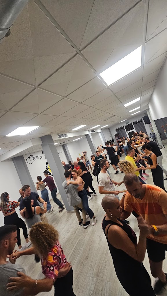 Escuela De Baile Clave y Tacon Las Palmas (Bachata, Salsa y mucho mas)