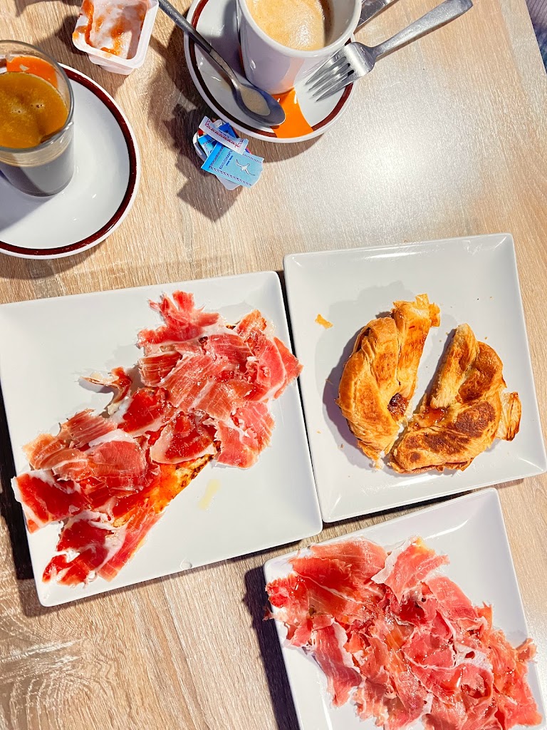 bar el barrio azuqueca de henares — Comida y bebida