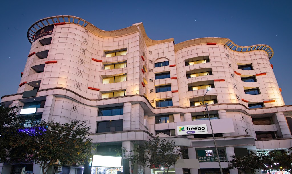 Treebo Premium Metropolis