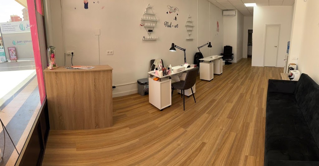 Rays Nails Studio — Interior