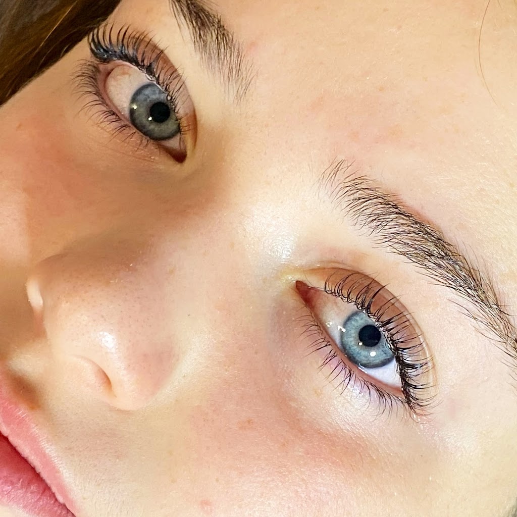 Click Lash&Brow - Extensiones de pestanas y diseno de cejas