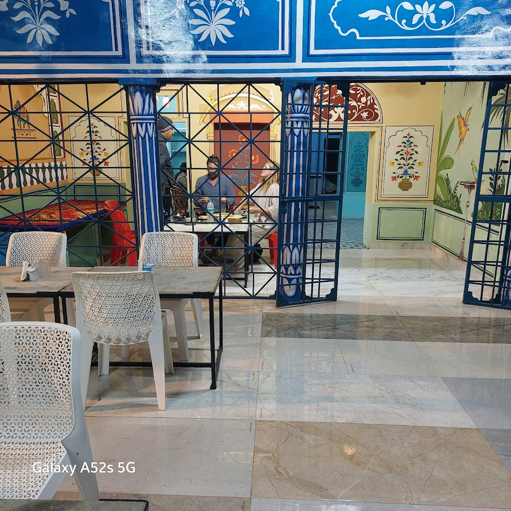 Tom And Jerry Restaurant