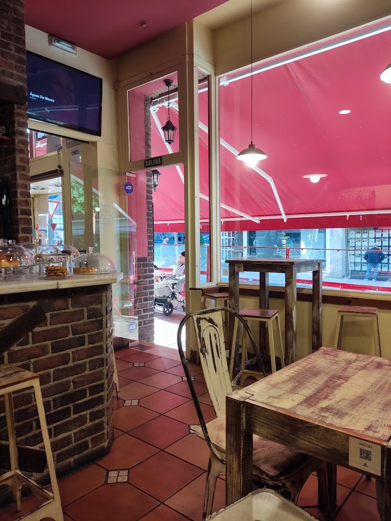 Cuarto y Mita — Ambiente