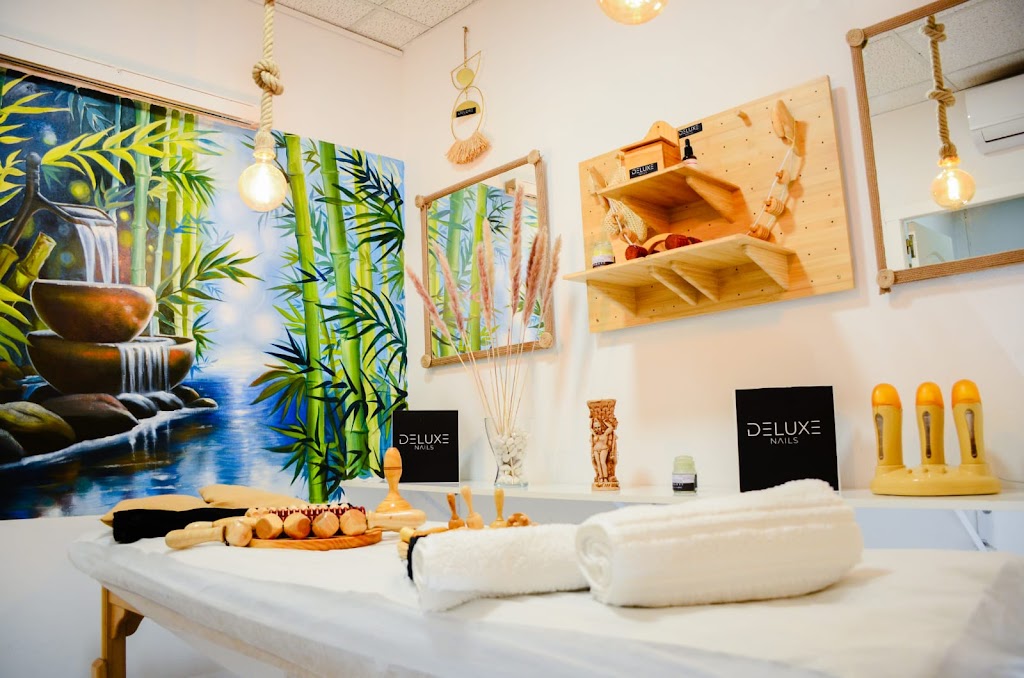Deluxe Nails