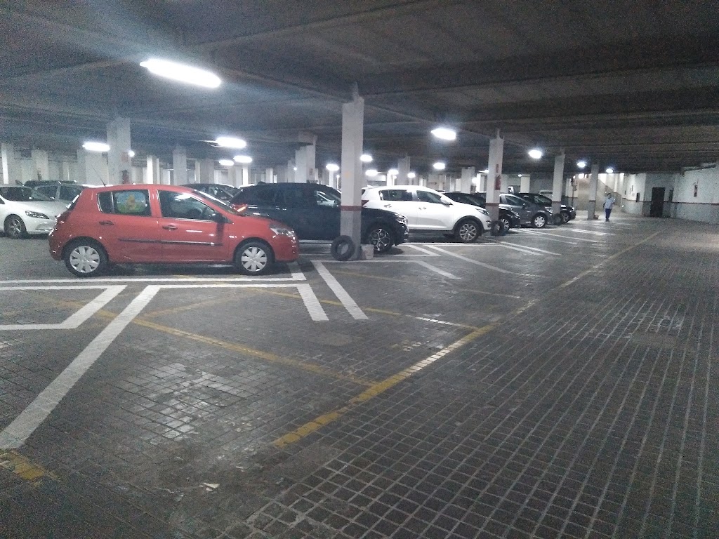 [P] Aparcamiento publico Narvaez 80 (24 horas)