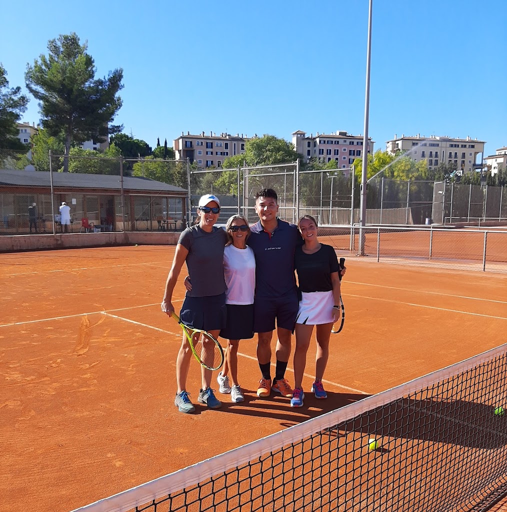 Carol Rojas clases particulares de padel y tenis