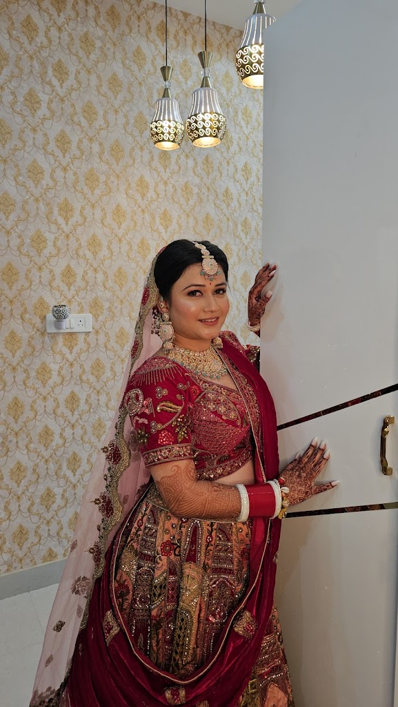 La Diaz Salon Near Pal Royal Resort