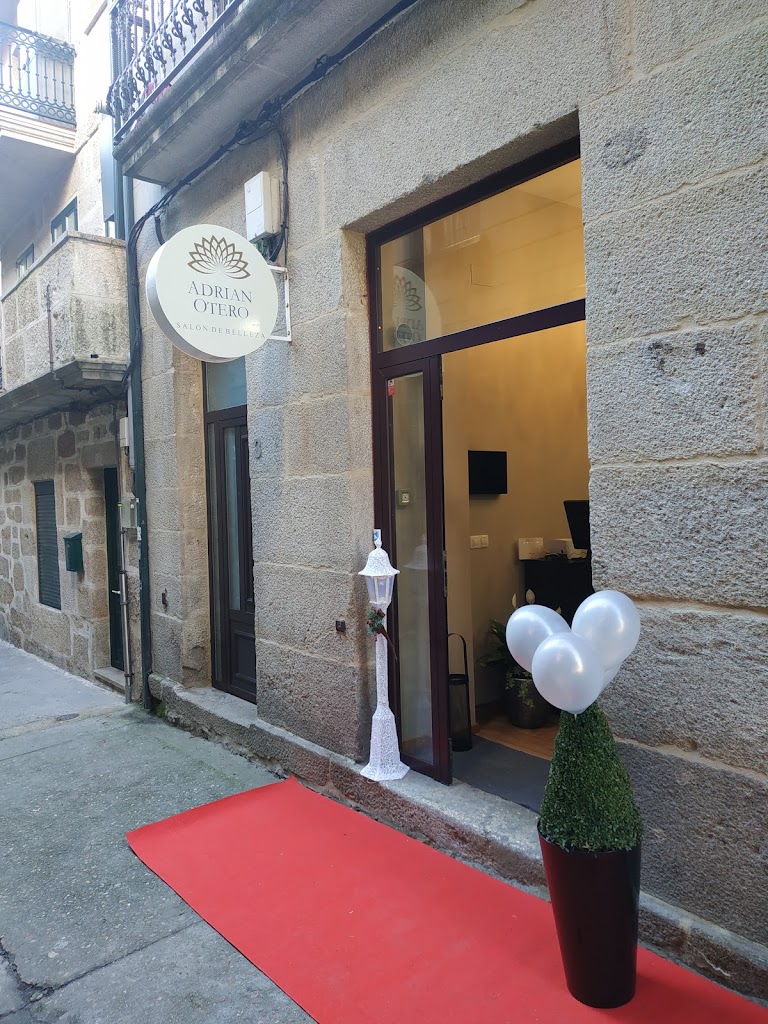 Adrian Otero Salon De Belleza — Exterior