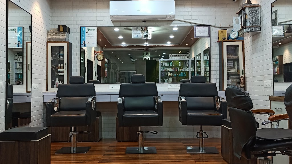 Reelook Beauty Salon