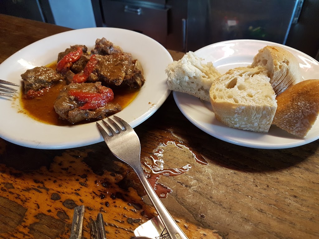 Bar El Rancho — Comida y bebida