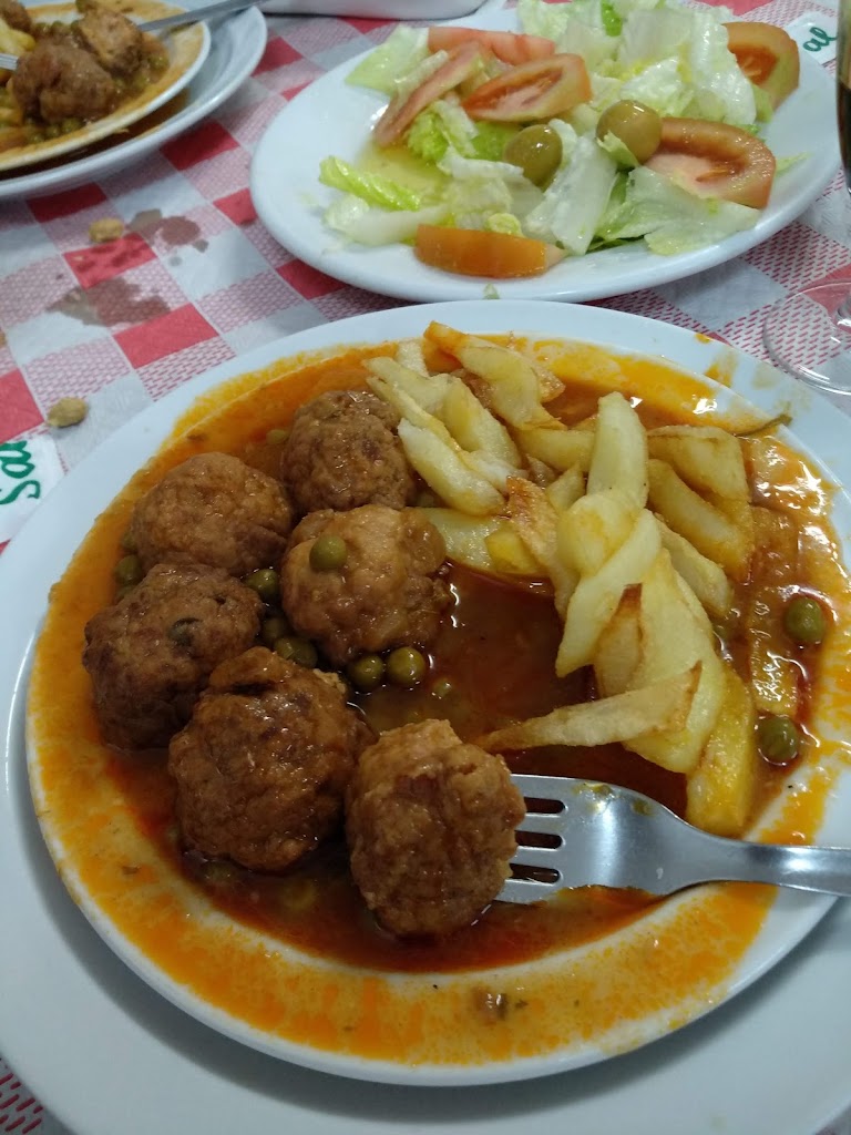 Restaurante Levante — Comida y bebida