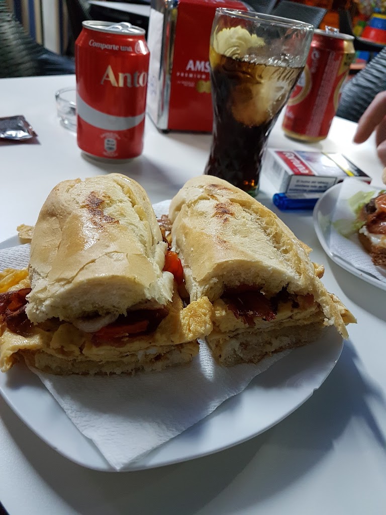 Bar la Picaeta — Comida y bebida