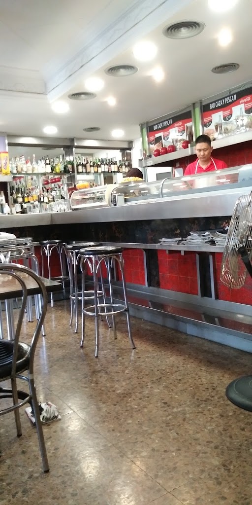 Bar Caza y Pesca Almuerzos Tapas — Ambiente