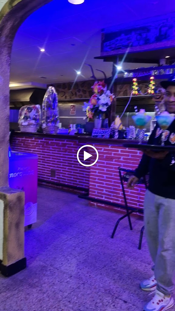 El Caribe - Restaurante Cubano Blanes — Videos